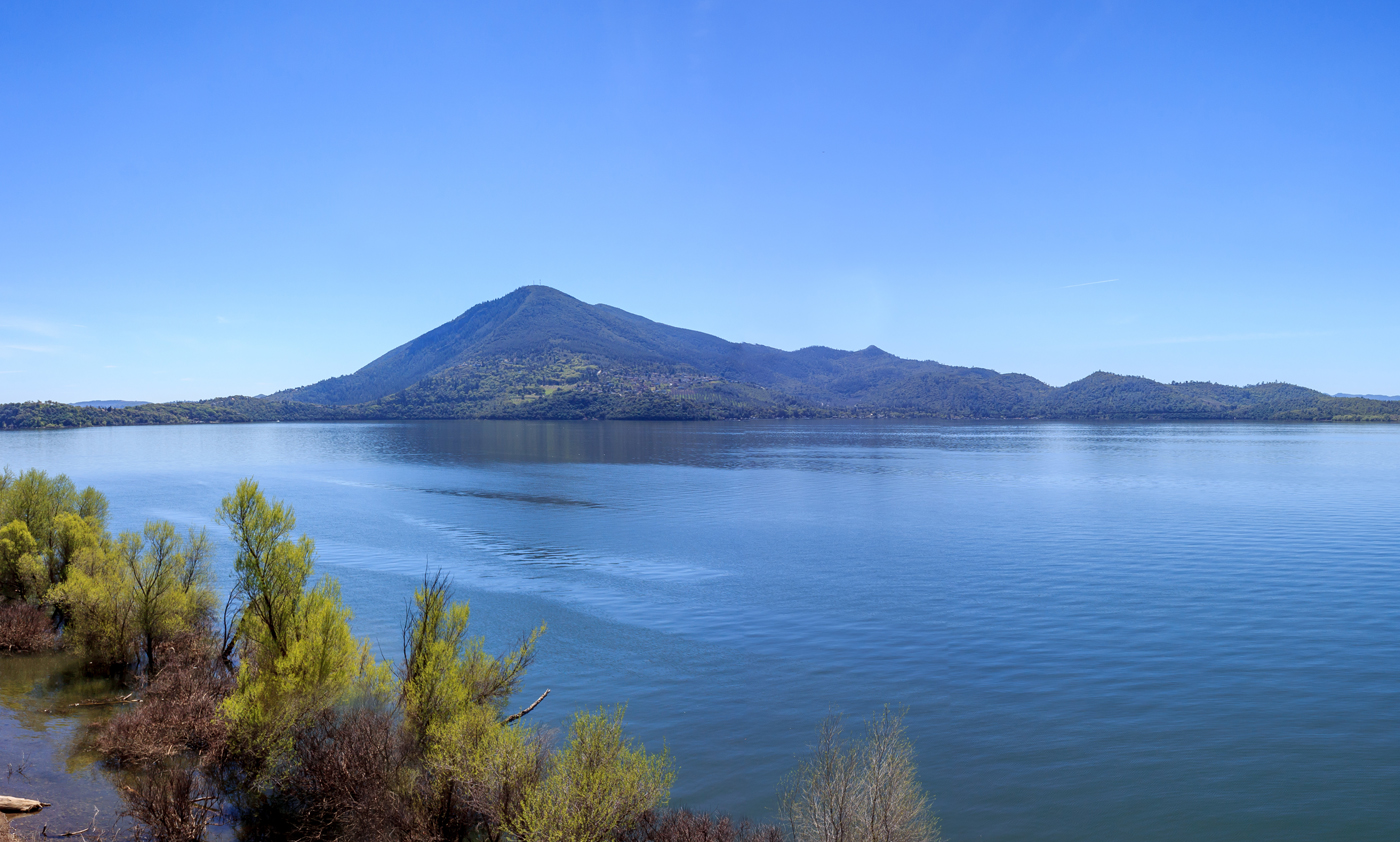 Yamaha-Boaters-LogVol13No9EarlyFishingDestinationsimage2.jpg Clear Lake, California’s largest natural freshwater lake, is locatedClear Lake in Calif. is widely considered one of the nation’s premier largemouth bass fisheries in the country.
