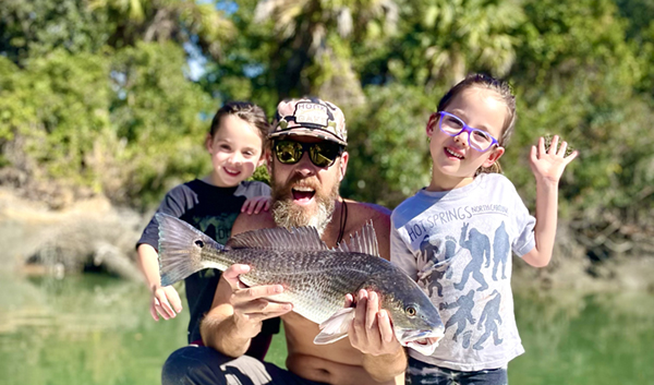Yamaha-Boaters-LogVol14No5JustinRavenelBlueTalesimage3.jpg Justin Ravenel great up under the strong influence of his mom on the water. Now he is passing her legacy along to his daughters.