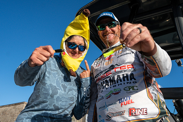 Yamaha_Women-in-WomeninFishin_Salt-_Vol1No1iamge1.jpg