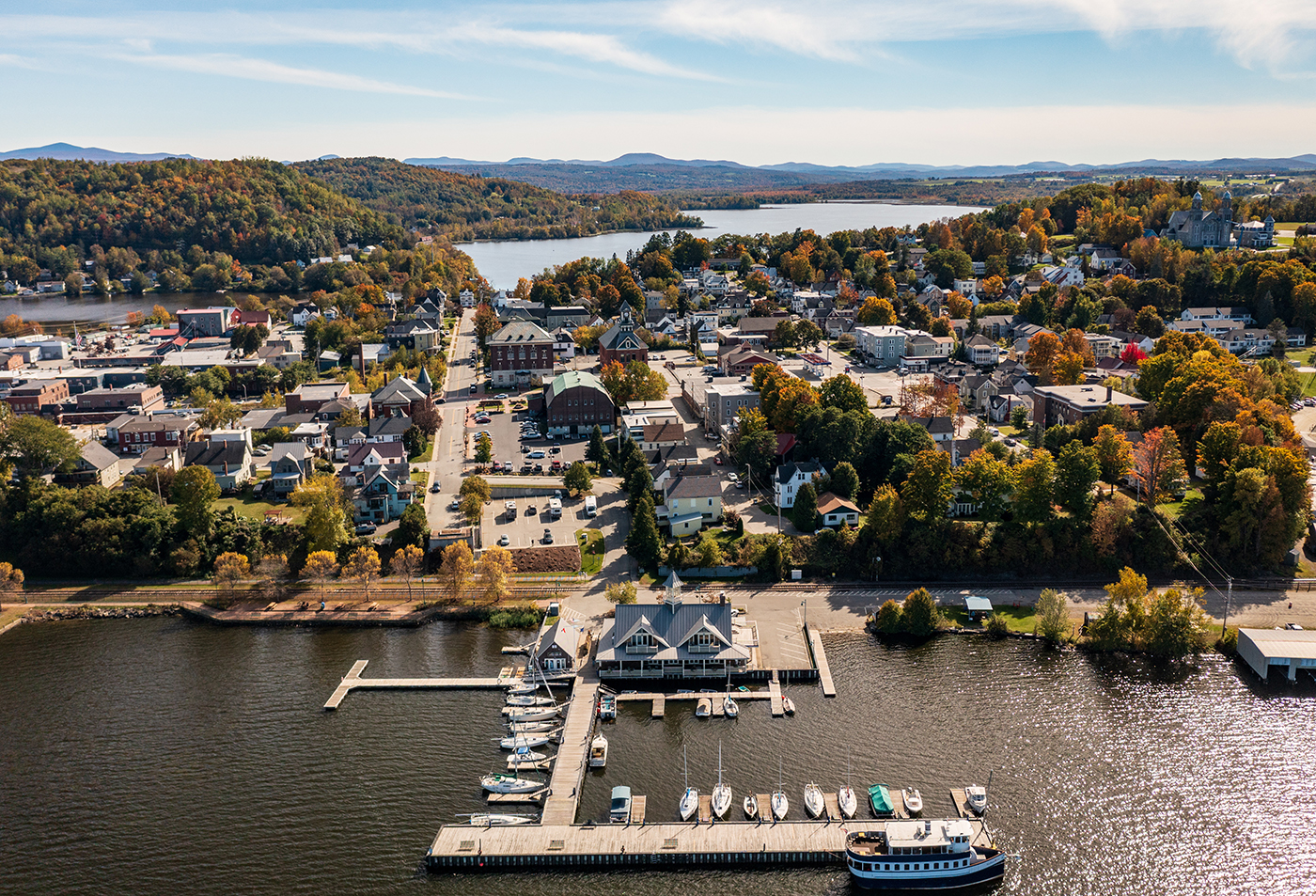 Yamaha-Boaters-LogVol13No32image1.jpg Newport in Vermont.