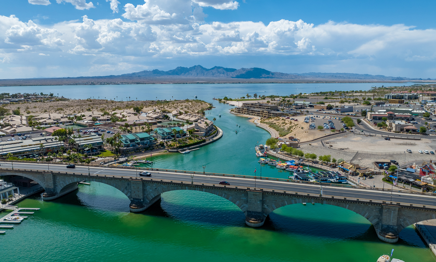 pg2-(1).jpg The Spring Break festivities on Lake Havasu center around London Bridge Resort (yes, it actually overlooks a replica of the famous London Bridge) and the Kokomo Beach Club.